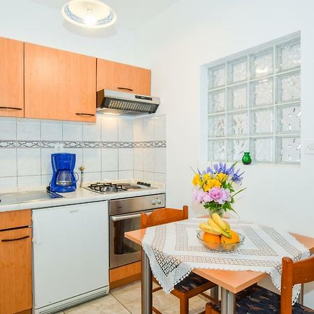 Apartment Darinka Pula Exterior photo