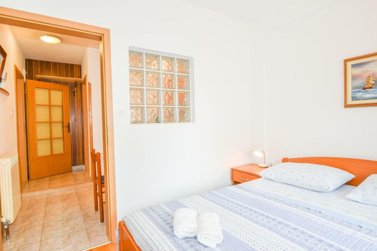 Apartment Darinka Pula Exterior photo