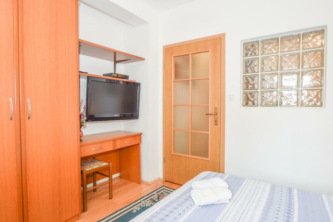 Apartment Darinka Pula Exterior photo