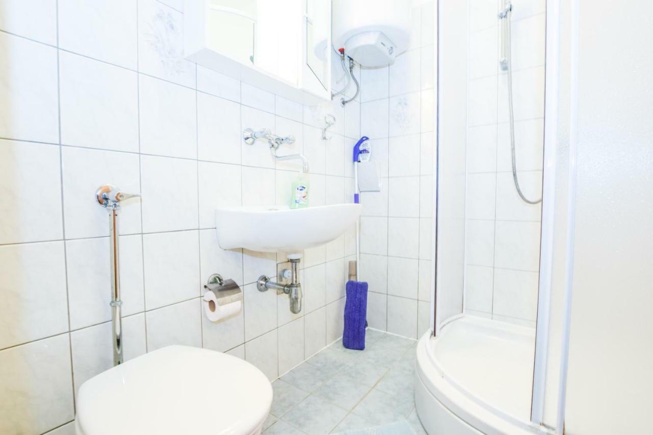 Apartment Darinka Pula Exterior photo