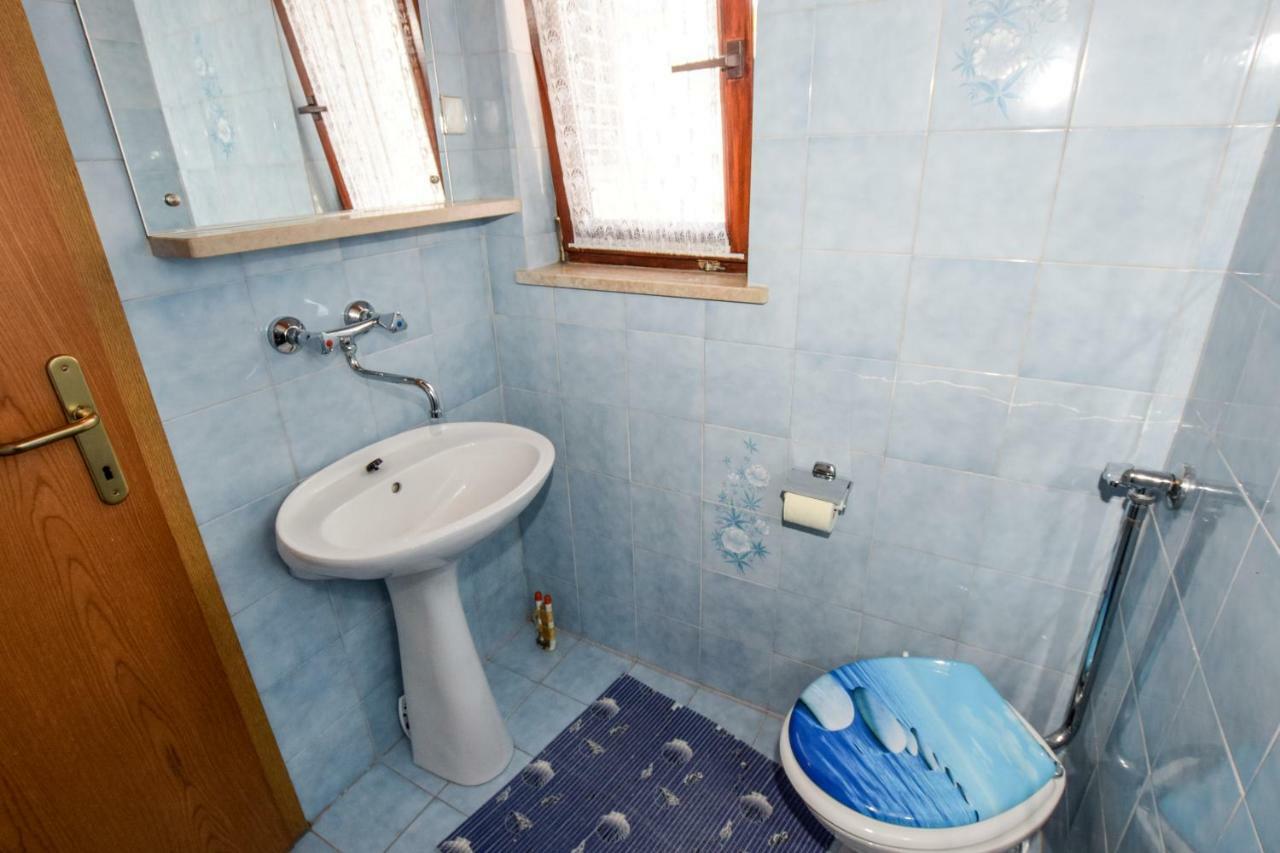 Apartment Darinka Pula Exterior photo