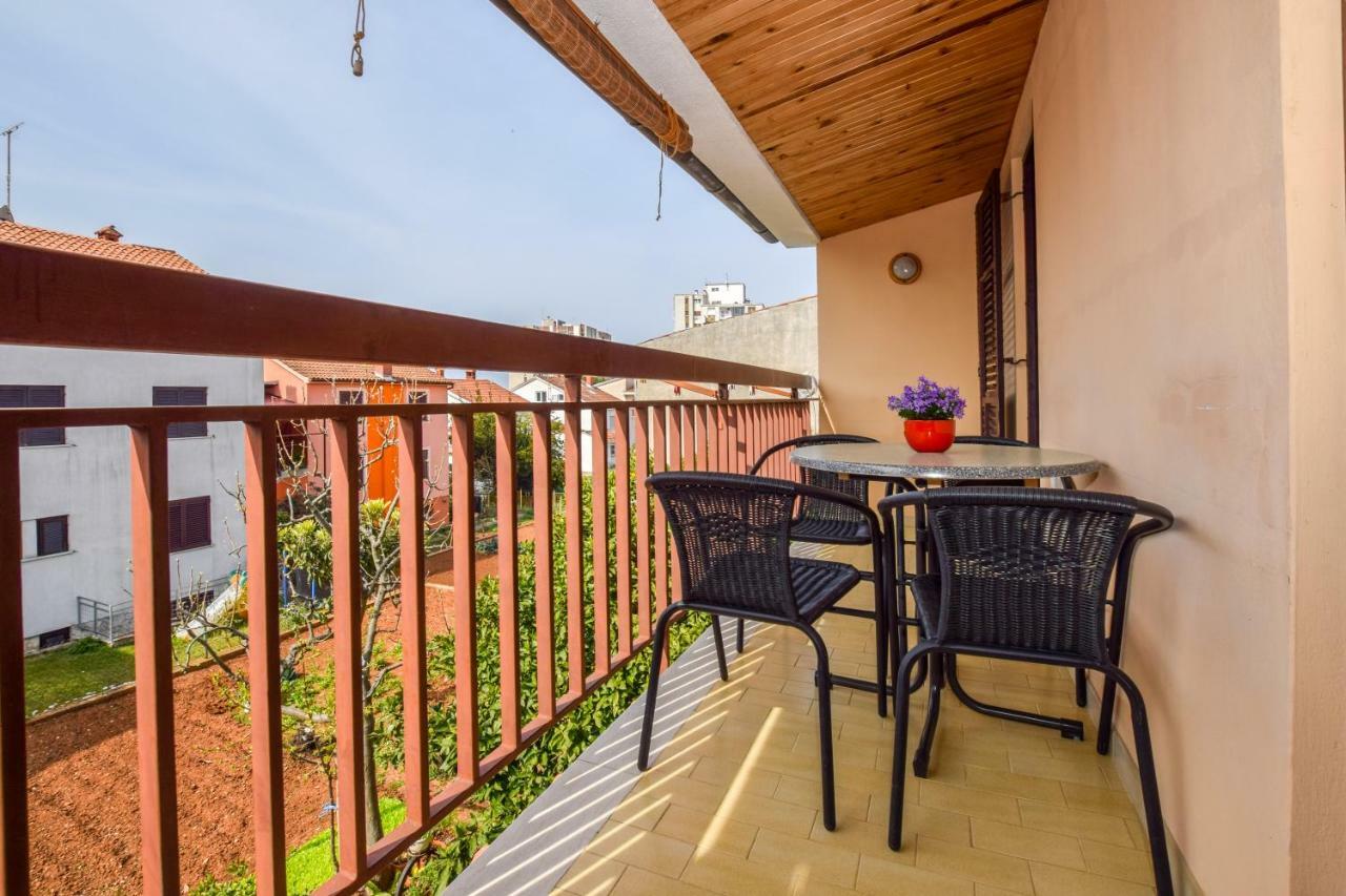 Apartment Darinka Pula Exterior photo